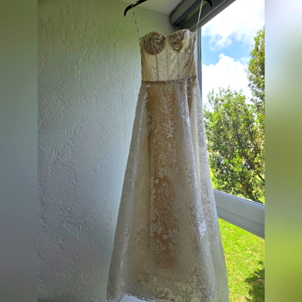 Calvin Klein Ivory Floral Wedding Gown